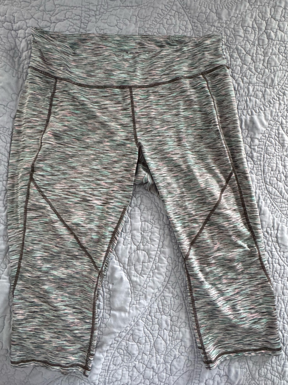 🔥3/$15 tek gear drytek capri Leggings in Heathered Mint and pink plus 2X